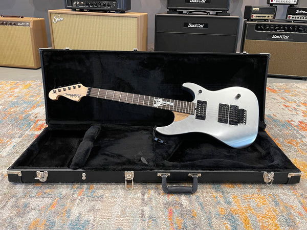 Washburn N4 Custom owned by Nuno Bettencourt