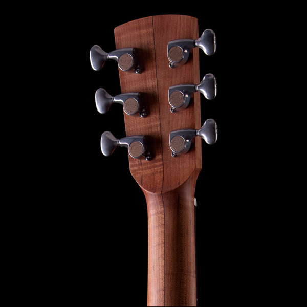 Donovan Leah Caroline | Caroline | Benchmark Cutaway