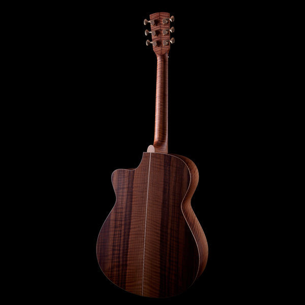 Donovan Leah Caroline | Master Grade Cutaway