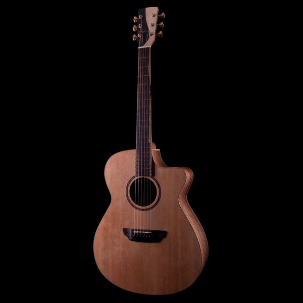 Donovan Leah Caroline | Master Grade Cutaway