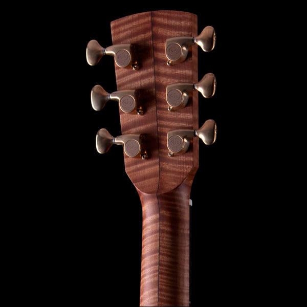 Donovan Leah Caroline | Master Grade Cutaway