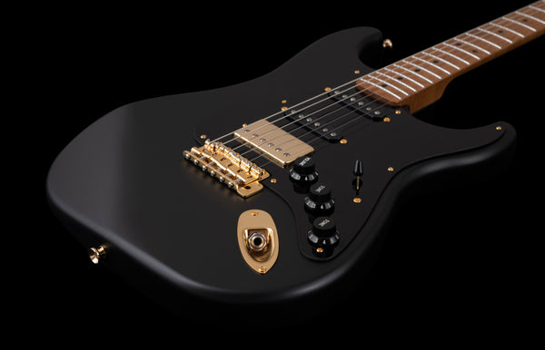 LsL Saticoy One B Limited - Black and Gold