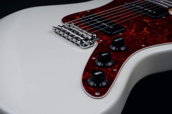 Suhr Classic JM, Olympic White, Rosewood, SSCII
