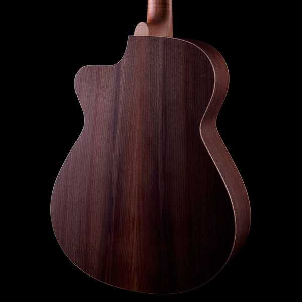 Donovan Leah Caroline | Caroline | Benchmark Cutaway