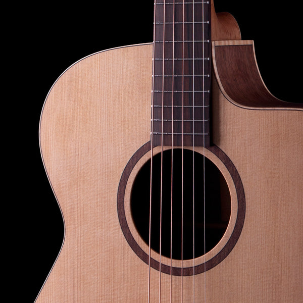 Donovan Leah Caroline | Caroline | Benchmark Cutaway