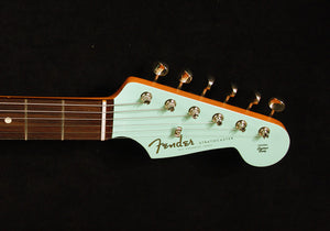 Fender Special Edition 60s Stratocaster Surf Green Lacquer Tweed Case